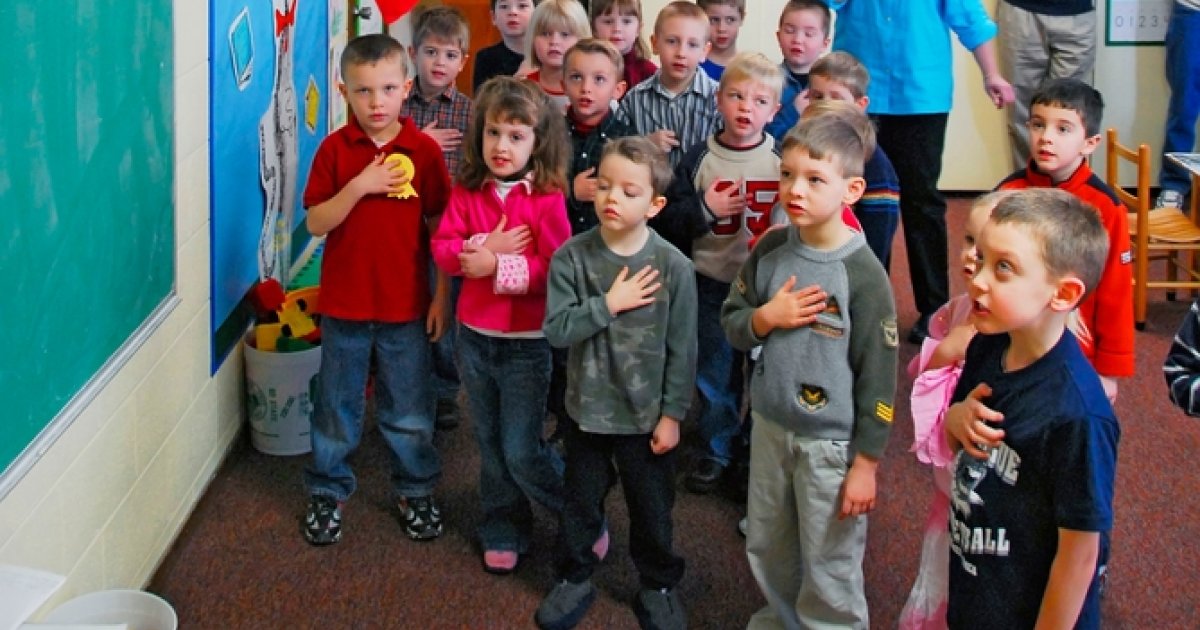 Students Reciting Pledge No, you can’t make students stand for the Pledge of Allegiance | The ...