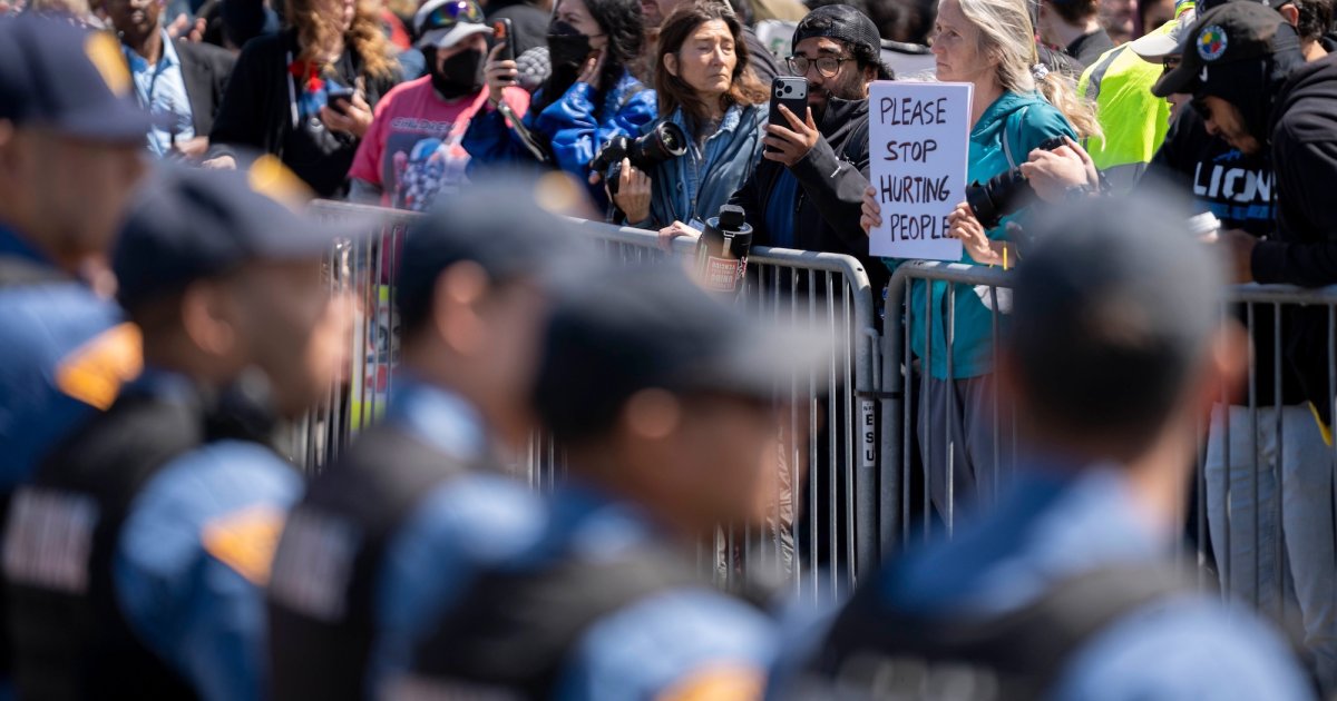 Outside a New Jersey immigration detention center, reporting on protests may cost you a hospital visit
