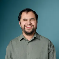 Headshot of Aaron Ramirez