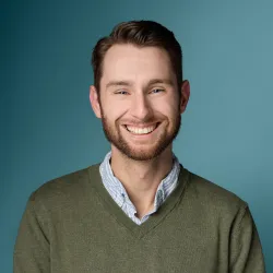 Headshot of Tyler MacQueen