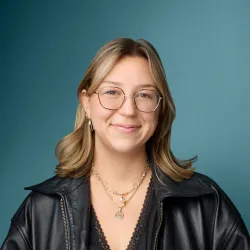 Headshot of Anna Simpson