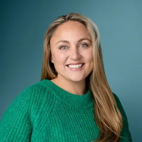 Headshot of Alisha Glennon