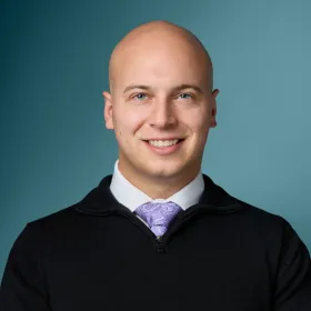 Headshot of Zach Greenberg