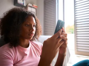 teenage girl using social media