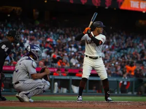 San Francisco Giants shortstop Thairo Estrada bats against the Colorado Rockies at Oracle Park on June 8, 2022.