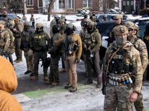 ICE agents