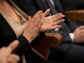 courtroom applause