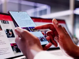 journalist using social media