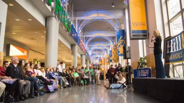 Chelsea Clinton campaigns to young voters for her mother at the University of Delaware in 2008