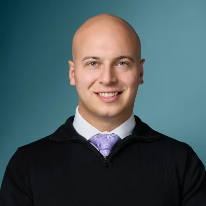 Headshot of Zach Greenberg