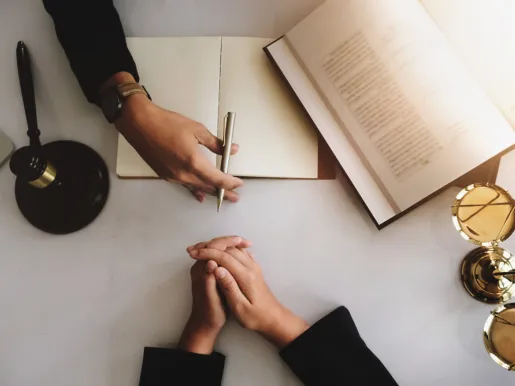 lawsuit justice lawyers plaintiff defendant in courtroom